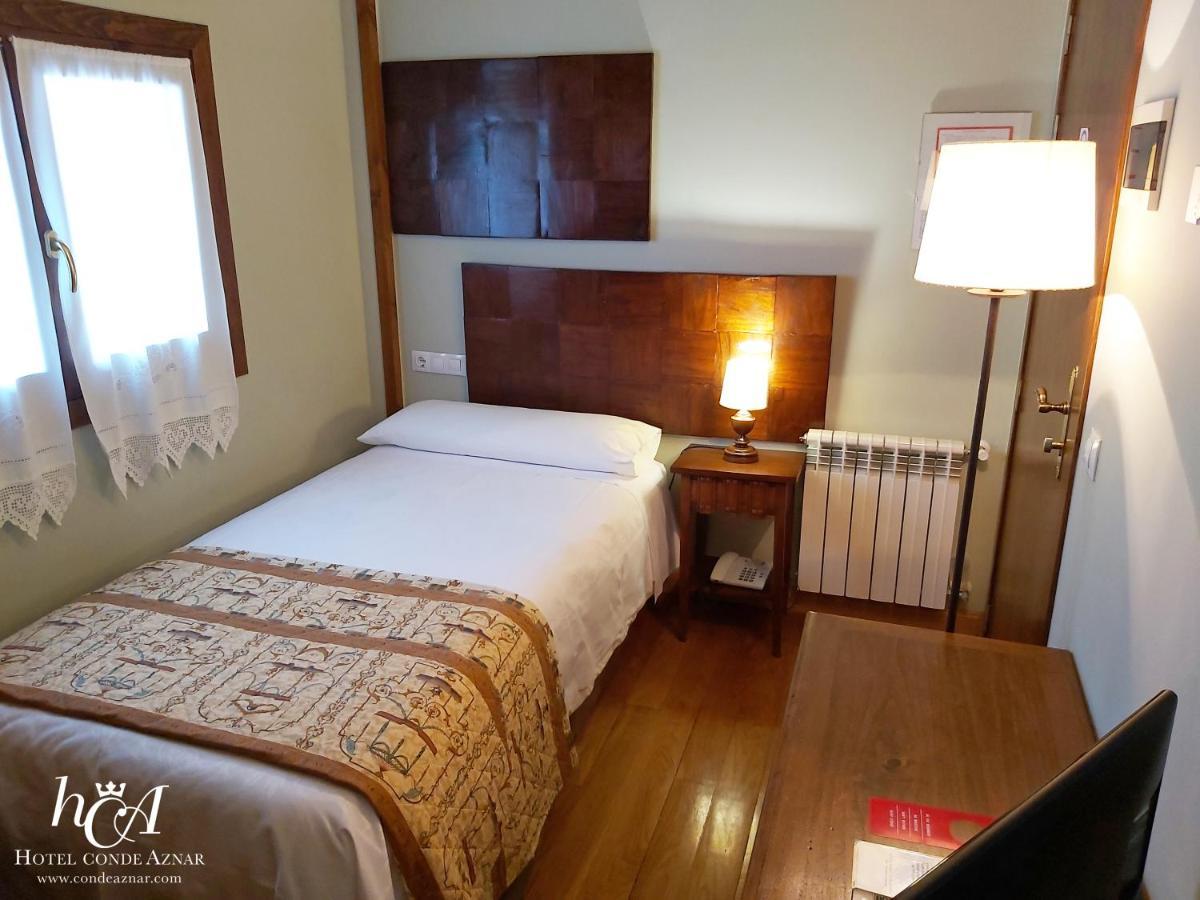 Conde Aznar Hotel ฮากา ภายนอก รูปภาพ