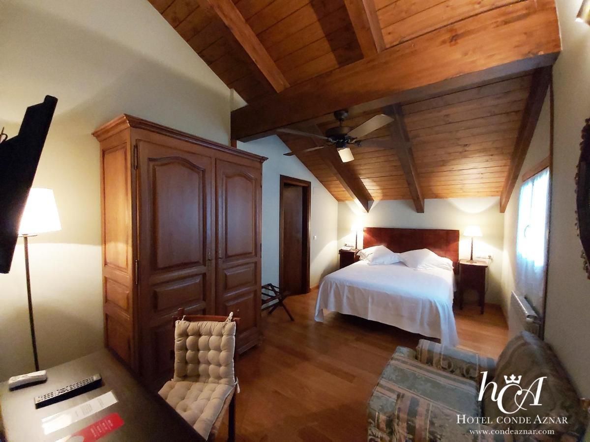 Conde Aznar Hotel ฮากา ภายนอก รูปภาพ