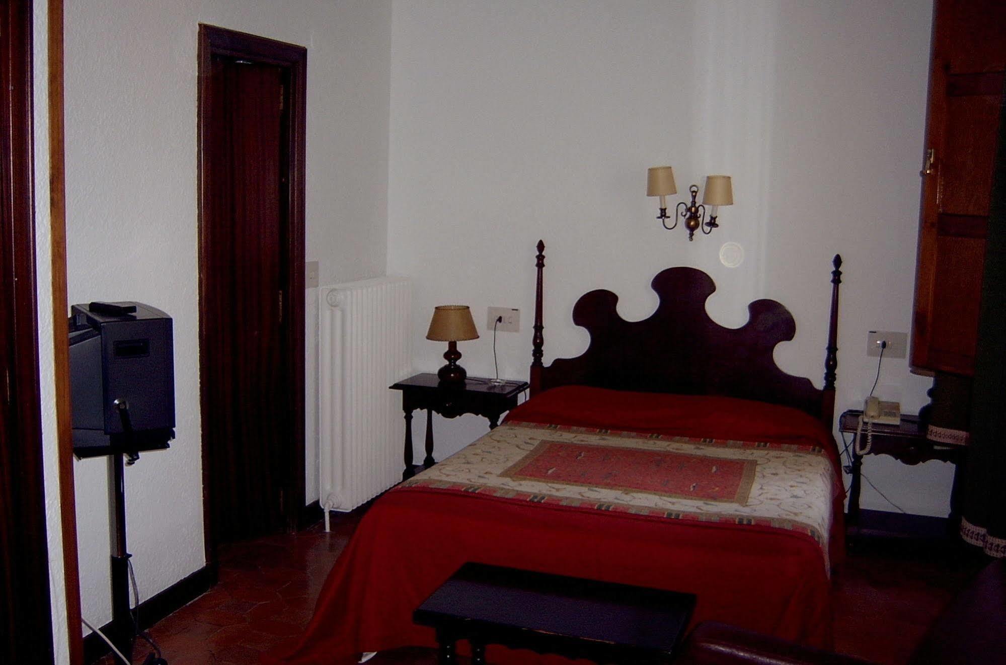 Conde Aznar Hotel ฮากา ภายนอก รูปภาพ